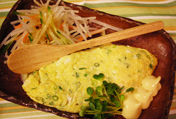 とろふわオムレツ 500円：地元の放し飼い鶏の卵使用