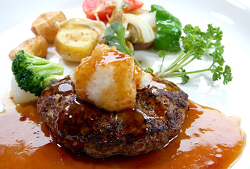 上州ハンバーグ 和風ソース or デミグラスソース（上州牛と上州豚を使用。ランチ、ディナー1日限定10食）