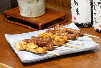 焼き鳥盛り合わせ(新鮮な素材は県産ならでは)