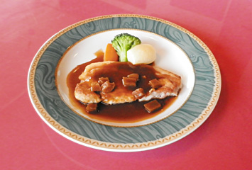 やまと豚グリル和風仕立 ¥750：群馬県産やまと豚・群馬県産付け合せ