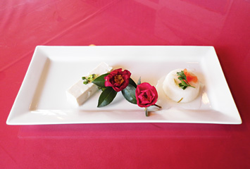 手作り豆腐と豆乳のグランマンジェ ¥500：玉村、群馬県産豆腐の豆乳を使用