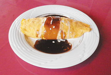 オムライス ¥700：一ノ宮、タケイ農園の卵を使用