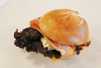 ベーグルサンド ¥230~(税別)