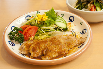 豚しょうぎ焼き ¥1,050 （県産完熟旨味豚使用）