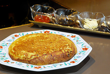 大和芋のお好み焼き（生地は尾島産の大和芋のみ。ふんわり感が違います。）