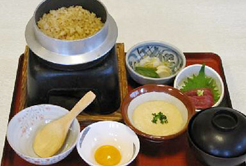 釜炊きむぎとろ定食（生地は尾島産の大和芋のみ。ふんわり感が違います。）