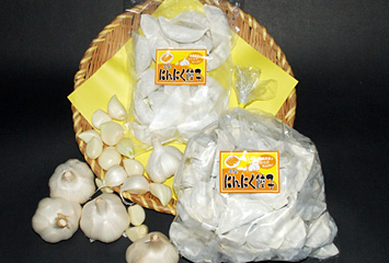 にんにく餃子 20入 ¥650 / 50入 ¥1,400 [県産野菜使用]（青森県産にんにくを使って仕上げたスタミナ満点餃子）