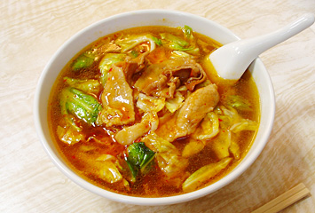 肉みそラーメン ¥670（キャベツ使用）