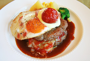 ミルフィーユハンバーグ（単品） 1,120円（ランチセット：+580円）