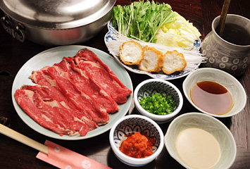 しゃぶしゃぶコース ¥3,000／お通し、刺身、酢の物、上州牛、うどん、お新香