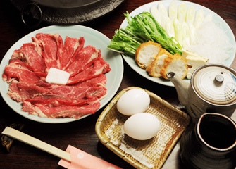 すき焼きコース ¥3,000（お通し、刺身、酢の物、上州牛、うどん、お新香）