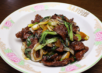 サラダ冷やし麺 *夏期のみ ¥900(税込)