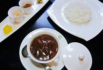 伝統のハヤシライス