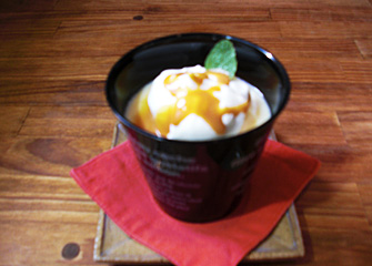 とろ～りとろけるみなかみプリン ¥350(税込 ¥378)
