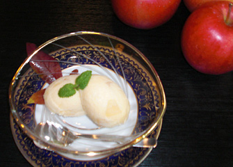 りんごのアイスクリーム　　期間限定