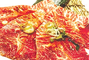 [特選ミスジ 1780円] 上州黒毛和牛の希少部位を、当店定番の食べ方「焼きすき」で食べると絶品です。