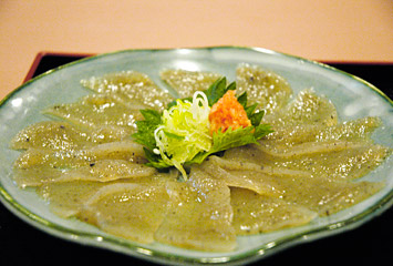 コンニャク刺身 630円：群馬県産こんにゃく芋から作った自家製こんにゃく