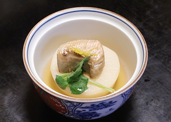 ブリ大根 ¥600／佐渡のブリ日本海側／尾瀬大根と日本海側のブリを最低4時間、じっくり煮込みました