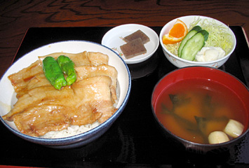 豚丼 ¥800
